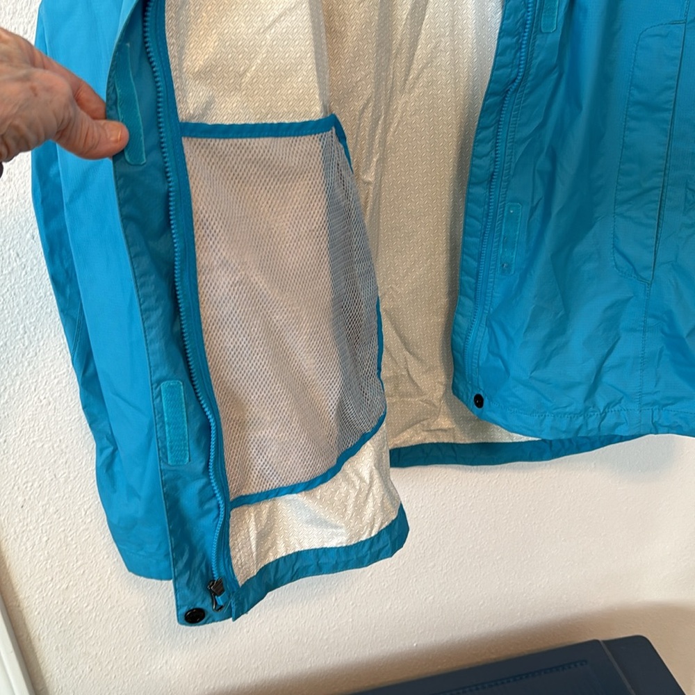 Marmot Sz M, Women’s Hooded Rain Jacket, Turquoise - Picture 8 of 8